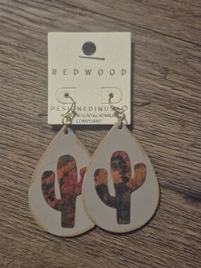 Redwood White Leather Teardrop Cactus Earrings